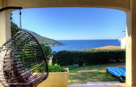 Gîte à Galeria, Balagne, Haute-Corse, labellisé Gîtes de France : la terrasse avec vue mer Gîte n°61902 Galéria - Corse - Gîte à Galeria, Balagne, Haute-Corse, labellisé Gîtes de France : la terrasse avec vue mer