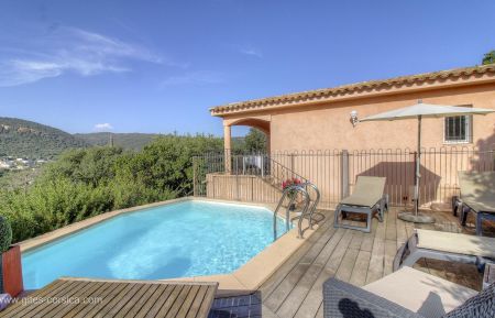 G&icirc;te n&deg;28021 Sainte lucie de porto vecchio - Corse - Gite &agrave; Sainte Lucie de Porto-Vecchio, le Sud Corse, labellis&eacute; G&icirc;tes de France : la piscine