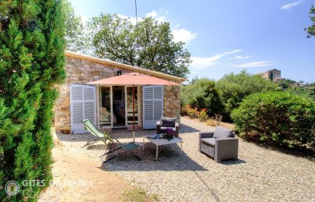 G&icirc;te n&deg;64730 Pigna - Corse - Gite &agrave; Pigna, Balagne, Haute-Corse, labellis&eacute; Gites de France: l'espace ext&eacute;rieur privatif