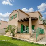 Gîte à Poggio Mezzana, Côte orientale, Haute-Corse, labellisé Gîtes de France : la maison et le jardin Gîte à Poggio Mezzana, Côte orientale, Haute-Corse, labellisé Gîtes de France : la maison et le jardin