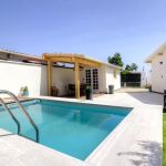 Gite &agrave; Lucciana, Grand-Bastia, Haute-Corse, labellis&eacute; Gites de France: la piscine