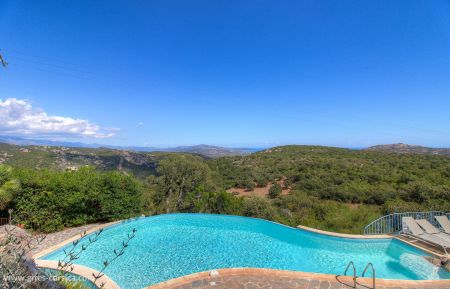 G&icirc;te n&deg;25351 Sotta - Corse - G&icirc;te &agrave; Sotta, Corse-du-Sud : la piscine