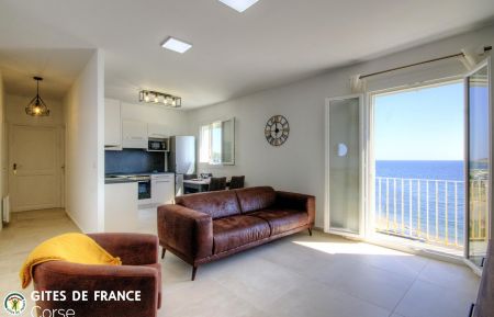 Gîte à Macinaggio, Le Grand Bastia, Haute-Corse, labellisé Gîtes de France : le séjour/cuisine Gîte n°64531 Tomino - Corse - Gîte à Macinaggio, Le Grand Bastia, Haute-Corse, labellisé Gîtes de France : le séjour/cuisine