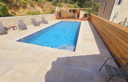 G&icirc;te n&deg;22263 Sart&egrave;ne - Corse - G&icirc;te &agrave; Sartene, le grand Valinco, en Corse du Sud, labellis&eacute; G&icirc;tes de France : la piscine commune