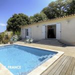 Gite &agrave; Olmeto, Le grand Valinco, Corse du Sud, labellis&eacute; G&icirc;tes de France : lla maison et la piscine