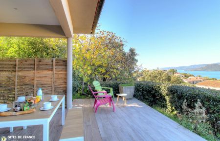 G&icirc;te n&deg;24454 Propriano - Corse - G&icirc;te &agrave; Propriano, Corse du sud, le Grand Valinco, labellis&eacute; G&icirc;tes de France : la la terrasse