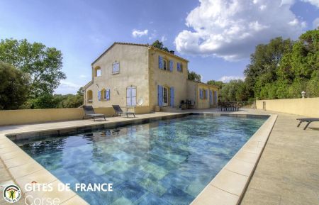G&icirc;te n&deg;22461 Sart&egrave;ne - Corse - G&icirc;te &agrave; Sart&egrave;ne le grand valinco en Corse du Sud labellis&eacute; g&icirc;te de france: la piscine et la maison