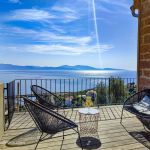 G&icirc;te &agrave; Carg&egrave;se, la c&ocirc;te ouest, en Corse du Sud, labellis&eacute; G&icirc;tes de France : L'ext&eacute;rieur