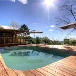 Gite à Venaco, Centre-Corse, Haute-Corse, labellisé Gites de France: la piscine commune aux deux chalets Gite à Venaco, Centre-Corse, Haute-Corse, labellisé Gites de France: la piscine commune aux deux chalets