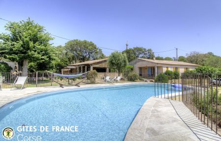 Chambre d'h&ocirc;tes n&deg;25222 Sotta - Corse - Chambres d'h&ocirc;tes &agrave; Sotta, Corse du du Sud, labelis&eacute; G&icirc;tes de France : la piscine