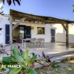 Gite &agrave; Ghisonaccia, C&ocirc;te-Orientale, Haute-Corse, labellis&eacute; Gites de France : la maison et la terrasse