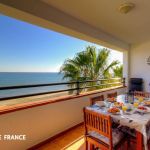 Gîte à Moriani-plage, Côte orientale, Haute-Corse, labellisé Gîtes de France : la terrasse du 1er niveau Gîte à Moriani-plage, Côte orientale, Haute-Corse, labellisé Gîtes de France : la terrasse du 1er niveau