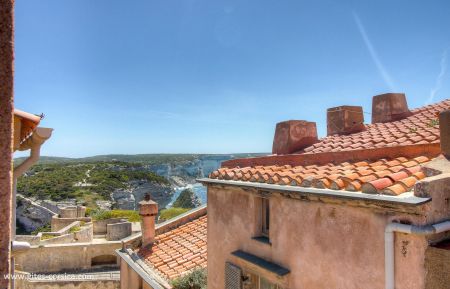 G&icirc;te n&deg;26111 Bonifacio - Corse - G&icirc;te &agrave; Bonifacio, le Sud Corse, labellis&eacute; G&icirc;tes de France : la vue