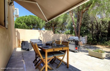 Gîte à Calvi, Balagne, Haute-Corse, labellisé Gîtes de France : la terrasse Gîte n°61571 Calvi - Corse - Gîte à Calvi, Balagne, Haute-Corse, labellisé Gîtes de France : la terrasse