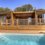 Gite &agrave; Olmeto, le Grand Valinco, Le Sud Corse, labellis&eacute; G&icirc;tes de France : le gite et la piscine
