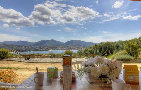G&icirc;te n&deg;27611 Olmeto - Corse - G&icirc;te &agrave; Olmeto, le Grand Valinco, Corse-du-Sud, labellis&eacute; G&icirc;tes de France, terrase avec la vue mer