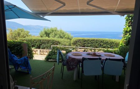 Gîte à Tiuccia, la côte Ouest, Corse-du-Sud, labellisé Gîtes de France : la terrasse Gîte n°21702 Tiuccia - Corse - Gîte à Tiuccia, la côte Ouest, Corse-du-Sud, labellisé Gîtes de France : la terrasse