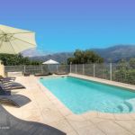 Gîte à Cateri, Balagne, Haute-Corse, labellisé Gîtes de France : la piscine commune Gîte à Cateri, Balagne, Haute-Corse, labellisé Gîtes de France : la piscine commune