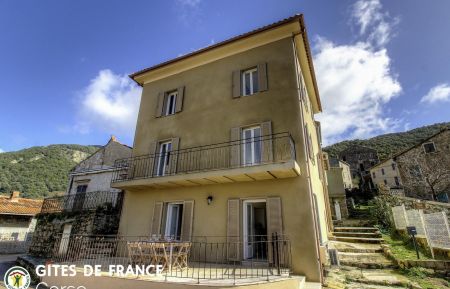 G&icirc;te n&deg;26782 Vico - Corse - Gite &agrave; Vico, la Cote Ouest, Corse du Sud, labellis&eacute; G&icirc;te de France : la b&acirc;tisse