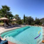 Gîte à Cuttoli-Corticchiato, le Grand Ajaccio, Corse-du-Sud, labellisé Gîtes de France : la piscine commune Gîte à Cuttoli-Corticchiato, le Grand Ajaccio, Corse-du-Sud, labellisé Gîtes de France : la piscine commune