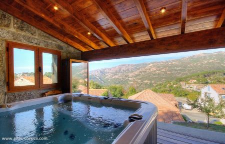 Chambre d'h&ocirc;tes n&deg;16061 Aull&egrave;ne - Corse - Chambres d'h&ocirc;tes &agrave; Aull&egrave;ne en Corse du sud, labellis&eacute;es G&icirc;tes de France :  le jacuzzi