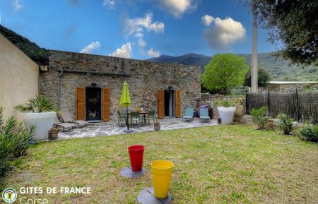 Gîte à Castifao, Centre Corse, Haute-Corse, labellisé Gîtes de France : le jardin Gîte n°62911 Castifao - Corse - Gîte à Castifao, Centre Corse, Haute-Corse, labellisé Gîtes de France : le jardin
