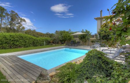 G&icirc;te n&deg;27571 Porto-Vecchio - Corse - g&icirc;te &agrave; Porto Vecchio, corse du sud, labellis&eacute; g&icirc;tes de France: la piscine