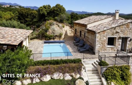 G&icirc;te n&deg;28691 Porto-Vecchio - Corse - Gite &agrave; Porto-Vecchio, Corse du sud, labellis&eacute; G&icirc;tes de France : la maison et la piscine