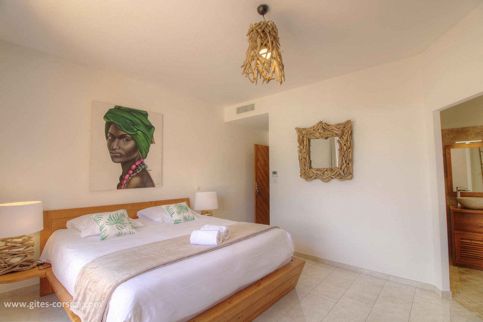 Chambres d'hôtes à Sarrola Carcopino, Le Grand Ajaccio, Corse du Sud, labellisé Gîtes de France : la chambre 4 photo 26