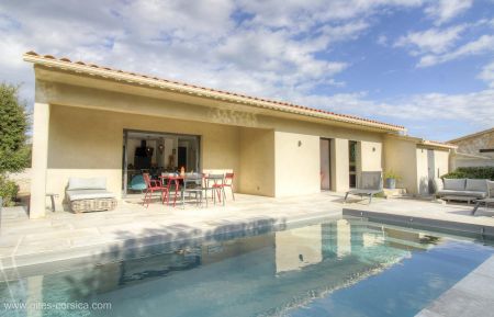 G&icirc;te n&deg;28041 Bonifacio - Corse - Gite &agrave; Bonifacio, Corse du Sud, Labellis&eacute; G&icirc;tes de France : la maison et la piscine