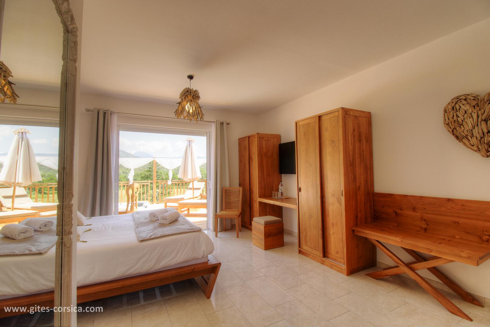Chambres d'hôtes à Sarrola Carcopino, Le Grand Ajaccio, Corse du Sud, labellisé Gîtes de France : la chambre 5 photo 35