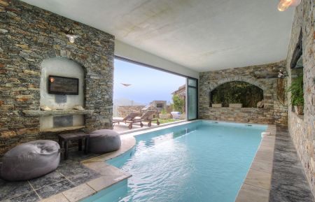 G&icirc;te n&deg;59891 Mazzola - Corse - G&icirc;te &agrave; Mazzola, Centre-Corse, Haute-Corse, labellis&eacute; G&icirc;tes de France : la piscine int&eacute;rieure