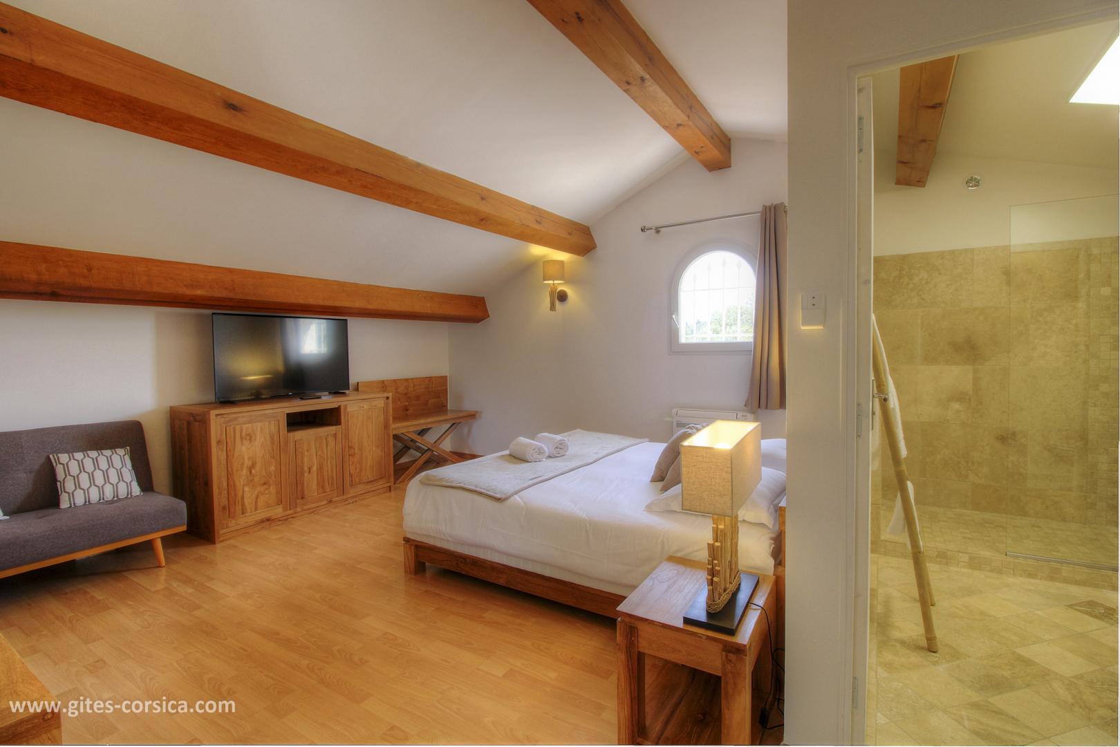 Chambres d'hôtes à Sarrola Carcopino, Le Grand Ajaccio, Corse du Sud, labellisé Gîtes de France : la chambre3 photo 22