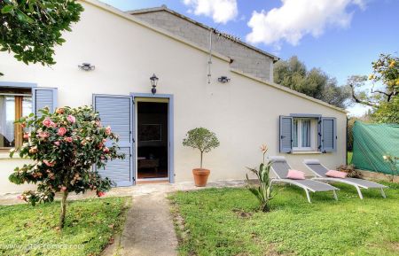 G&icirc;te n&deg;56871 Lucciana - Corse - G&icirc;te &agrave; Lucciana, Grand Bastia, Haute-Corse, labellis&eacute; G&icirc;tes de France : le jardin