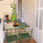 G&icirc;te &agrave; Monaccia d'Aull&egrave;ne, le sud Corse, en Corse du Sud, labellis&eacute; G&icirc;tes de France : la terrasse