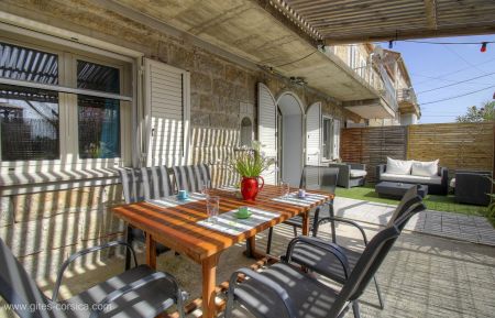 G&icirc;te n&deg;27651 Monacia-d'Aull&egrave;ne - Corse - Gite &agrave; Monacia d'Aull&egrave;ne, Corse du Sud, labellis&eacute; G&icirc;tes de France : la terrasse