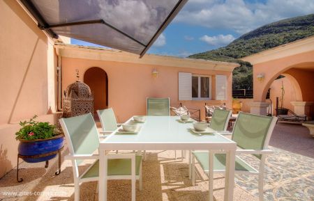 G&icirc;te n&deg;61281 Barrettali - Corse - G&icirc;te &agrave; Barrettali, Grand Bastia, Haute-Corse, labellis&eacute; G&icirc;tes de France : le patio