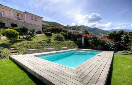 Gîte à Sisco, Grand Bastia, Haute-Corse, labellisée Gîtes de France : la piscine et la maison Gîte n°62121 Sisco - Corse - Gîte à Sisco, Grand Bastia, Haute-Corse, labellisée Gîtes de France : la piscine et la maison