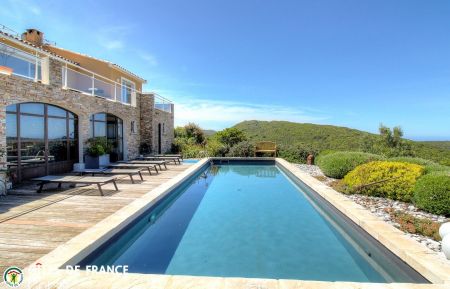 G&icirc;te n&deg;18871 Albitreccia - Corse - G&icirc;te &agrave; Bisinao, le Grand Ajaccio, Corse-du-Sud, labellis&eacute; G&icirc;tes de France : la piscine