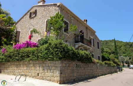 G&icirc;te n&deg;15082 Casaglione - Corse - G&icirc;te &agrave; Casaglione, la c&ocirc;te ouest, labellis&eacute; G&icirc;tes de Franc : la maison